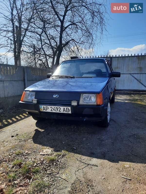 Хэтчбек ЗАЗ 1102 Таврия-Нова 2004 в Киеве