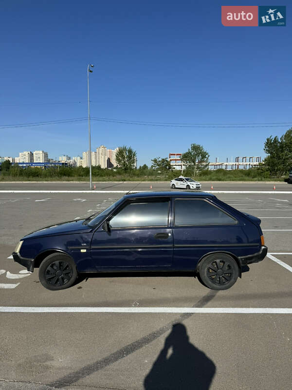 Хэтчбек ЗАЗ 1102 Таврия-Нова 2004 в Киеве