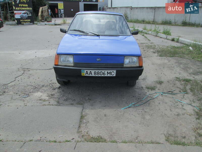 Хетчбек ЗАЗ 1102 Таврія-Нова 2000 в Києві