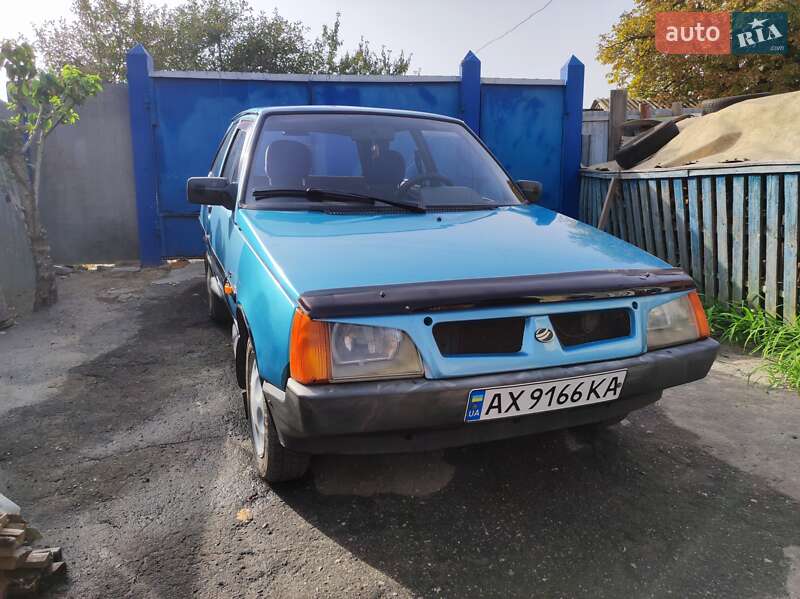 Хэтчбек ЗАЗ 1102 Таврия-Нова 2004 в Тростянце