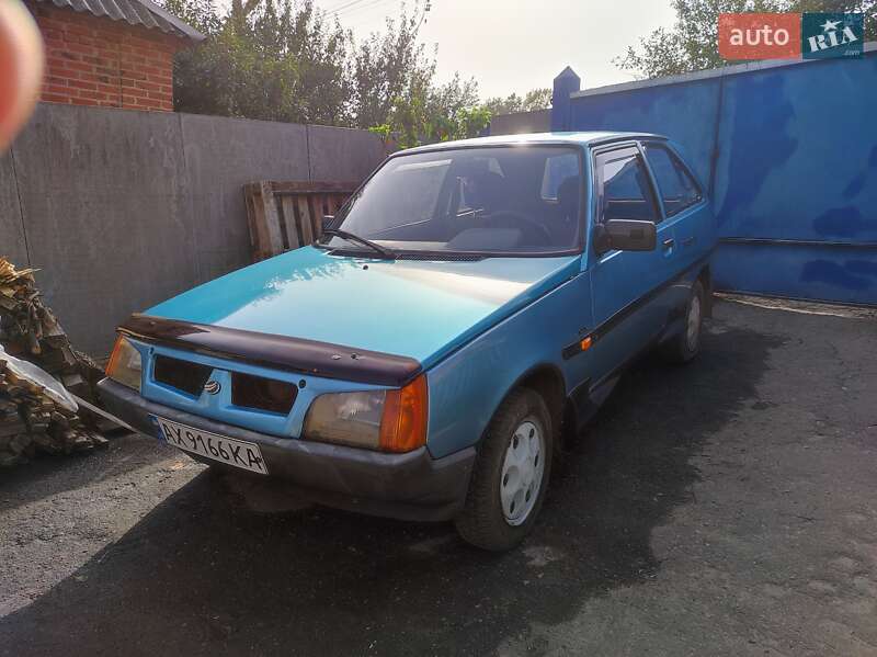 Хэтчбек ЗАЗ 1102 Таврия-Нова 2004 в Тростянце