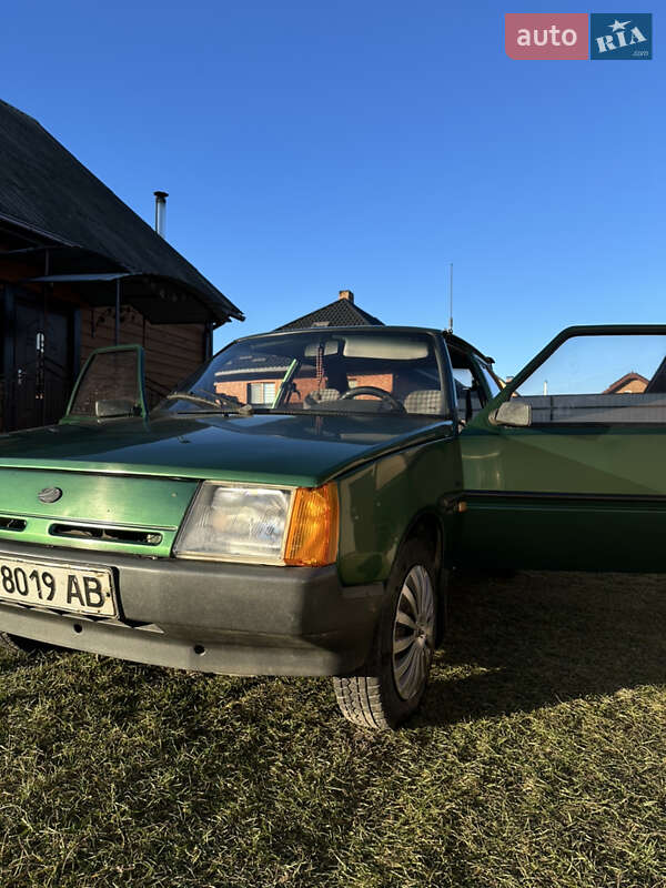 Хетчбек ЗАЗ 1102 Таврія-Нова 2001 в Володимирці