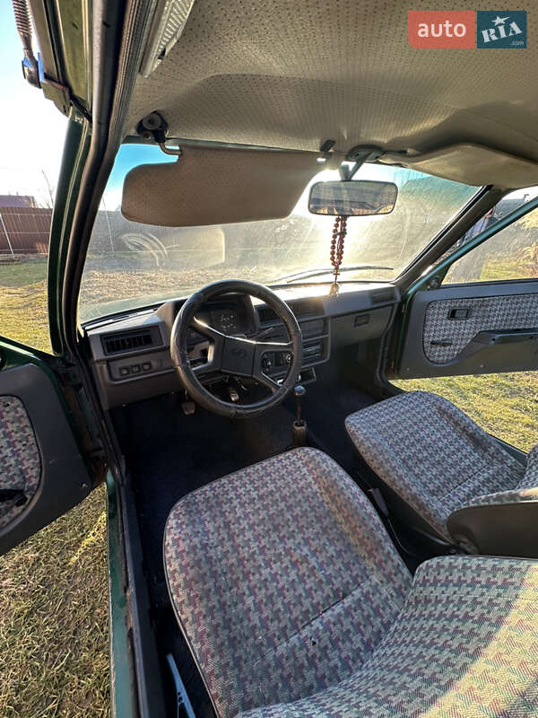 Хетчбек ЗАЗ 1102 Таврія-Нова 2001 в Володимирці