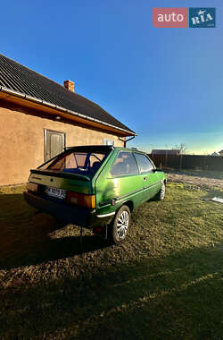 Хэтчбек ЗАЗ 1102 Таврия-Нова 2001 в 