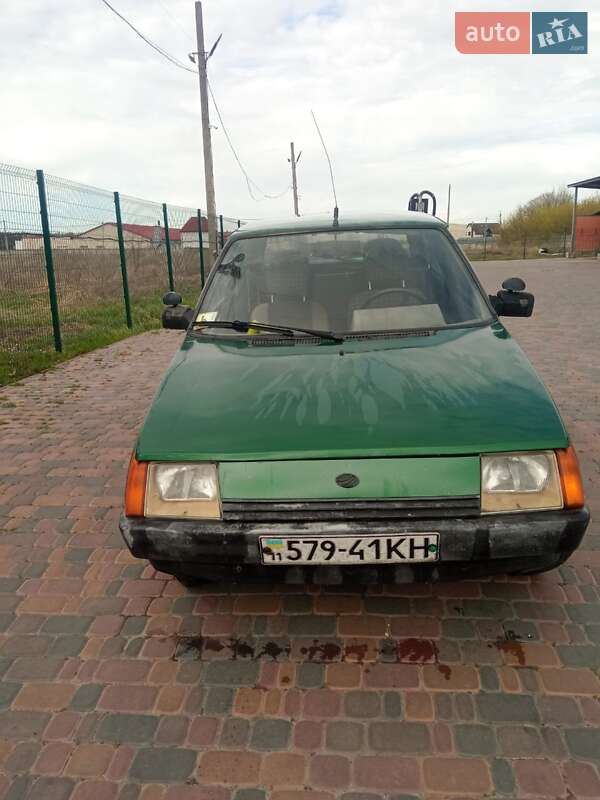 Хетчбек ЗАЗ 1102 Таврія-Нова 2002 в 