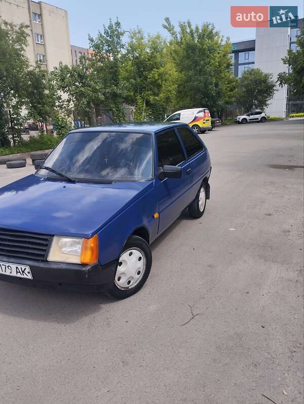 Хэтчбек ЗАЗ 1102 Таврия-Нова 2001 в 