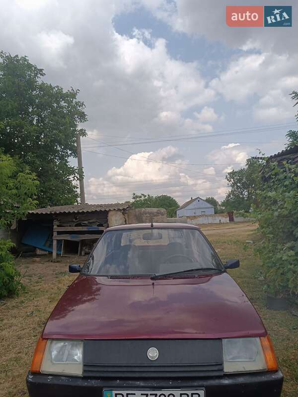 Хэтчбек ЗАЗ 1102 Таврия-Нова 1999 в Николаеве фото Хэтчбек ЗАЗ 1102 Таврия-Нова 1999 в Николаеве