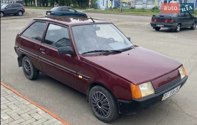 Хэтчбек ЗАЗ 1102 Таврия-Нова 2001 в 