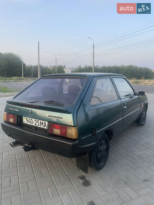 Хэтчбек ЗАЗ 1102 Таврия-Нова 2001 в 