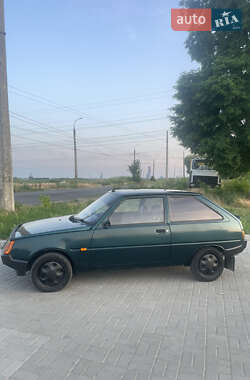 Хэтчбек ЗАЗ 1102 Таврия-Нова 2001 в 