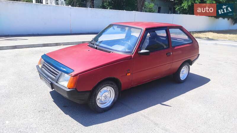 Хэтчбек ЗАЗ 1102 Таврия-Нова 2001 в 