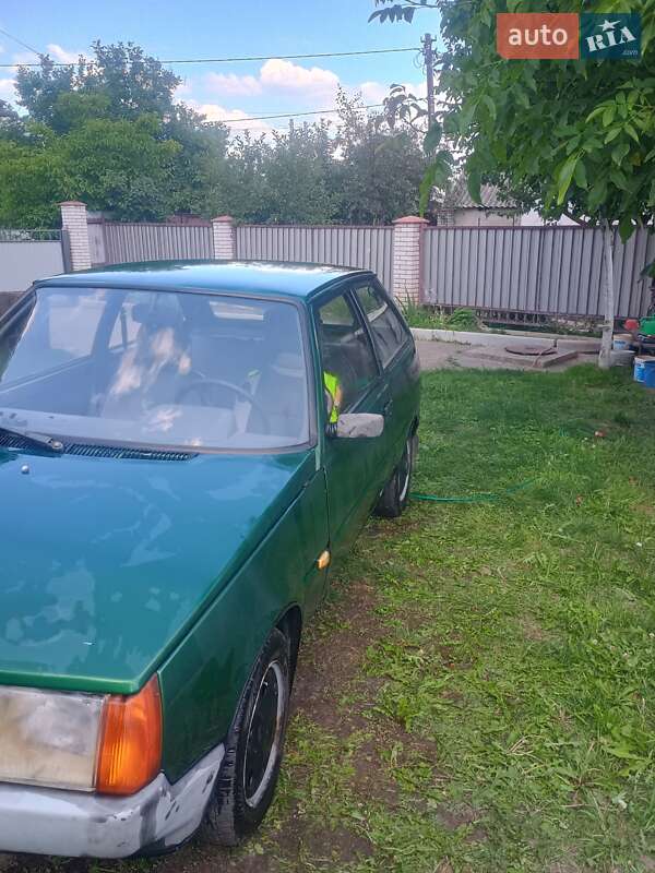 Хэтчбек ЗАЗ 1102 Таврия-Нова 2001 в Киеве