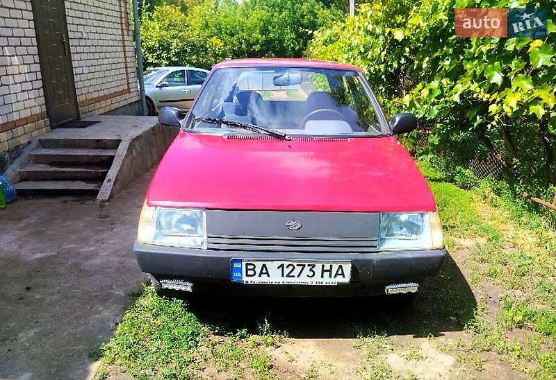 Хэтчбек ЗАЗ 1102 Таврия-Нова 2002 в 