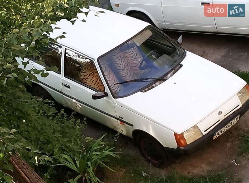 Хэтчбек ЗАЗ 1102 Таврия-Нова 2004 в 