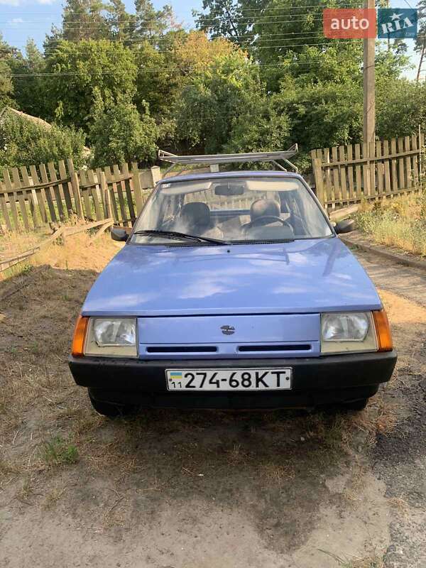 Хэтчбек ЗАЗ 1102 Таврия-Нова 2002 в Тараще
