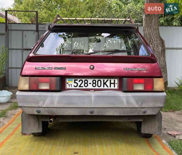 Хэтчбек ЗАЗ 1102 Таврия-Нова 2001 в Киеве