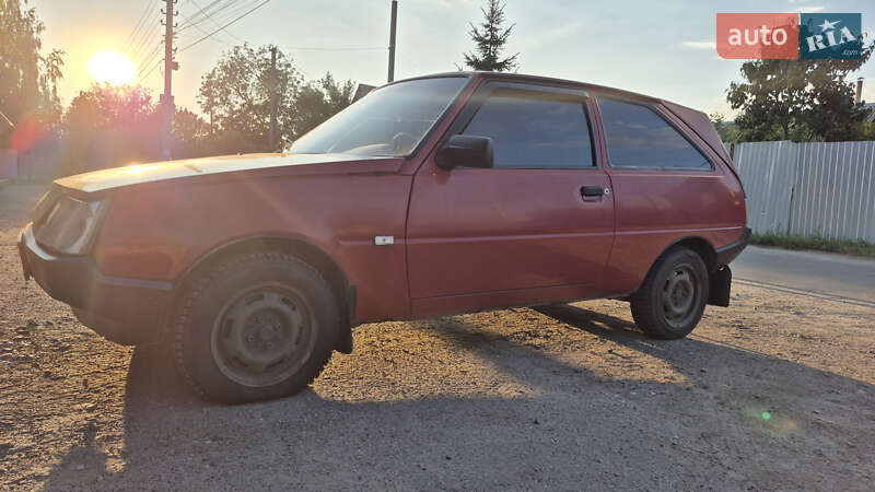 Хэтчбек ЗАЗ 1102 Таврия-Нова 2002 в Тарасовке