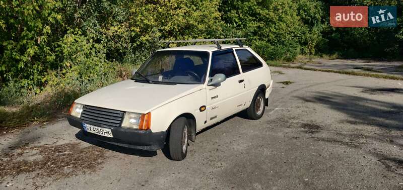 Хетчбек ЗАЗ 1102 Таврія-Нова 2004 в 