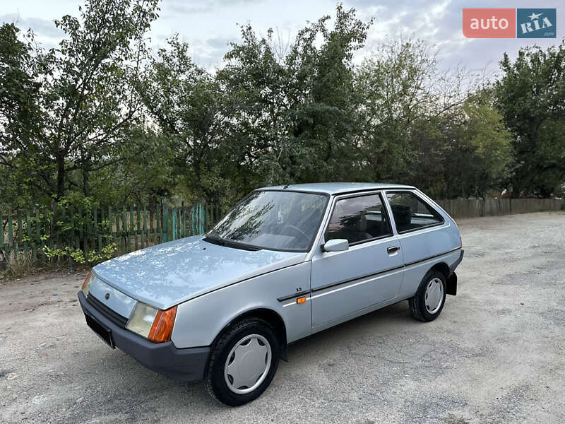 Хэтчбек ЗАЗ 1102 Таврия-Нова 2004 в Запорожье