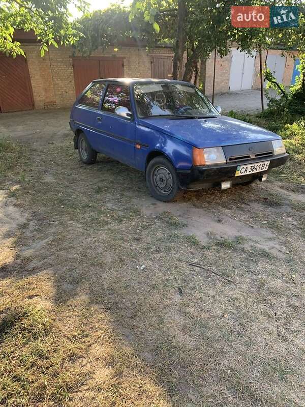 Хэтчбек ЗАЗ 1102 Таврия-Нова 2001 в 