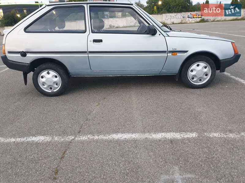 Хэтчбек ЗАЗ 1102 Таврия-Нова 2004 в 