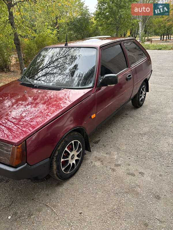 Хетчбек ЗАЗ 1102 Таврія-Нова 2000 в 