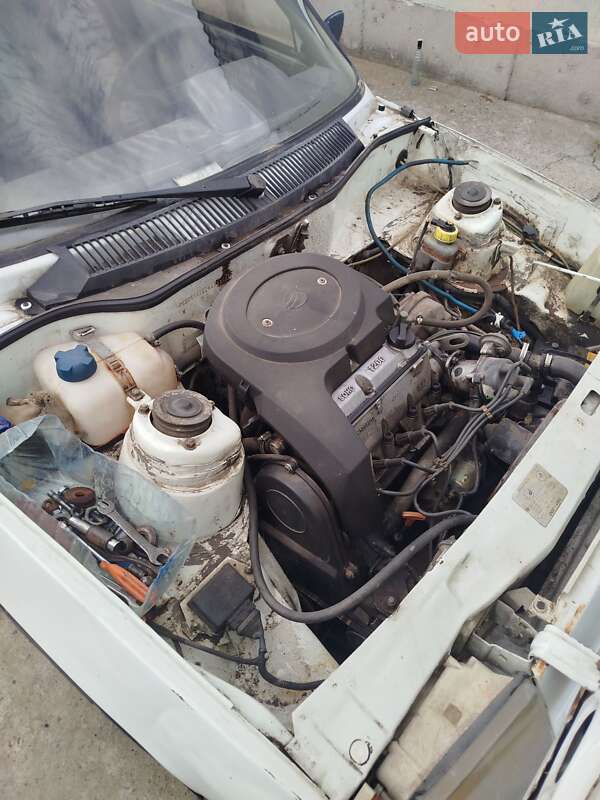 Хетчбек ЗАЗ 1102 Таврія-Нова 2004 в Дніпрі фото 9 Хетчбек ЗАЗ 1102 Таврія-Нова 2004 в Дніпрі
