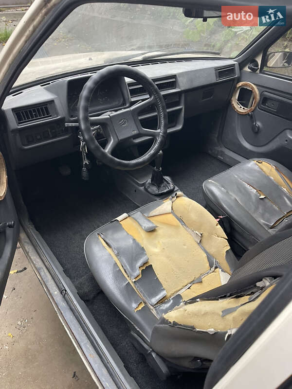 Хетчбек ЗАЗ 1102 Таврія-Нова 2003 в Чернівцях фото 11 Хетчбек ЗАЗ 1102 Таврія-Нова 2003 в Чернівцях