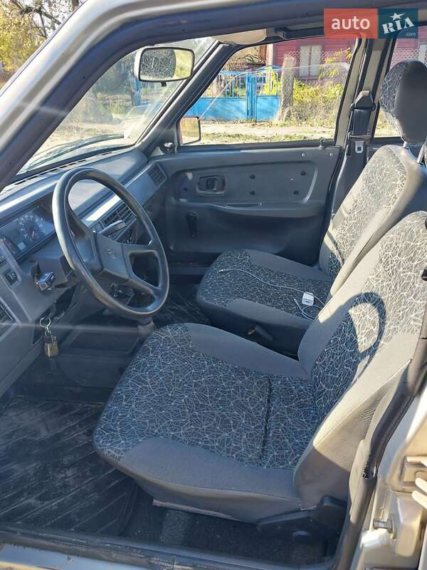 Хэтчбек ЗАЗ 1102 Таврия-Нова 2007 в Дубровице фото 5 Хэтчбек ЗАЗ 1102 Таврия-Нова 2007 в Дубровице