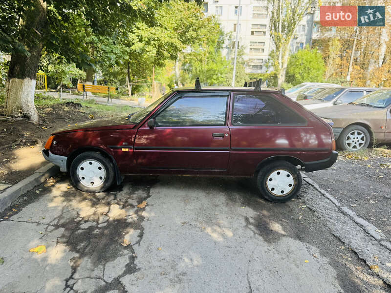 Хэтчбек ЗАЗ 1102 Таврия-Нова 2000 в Запорожье