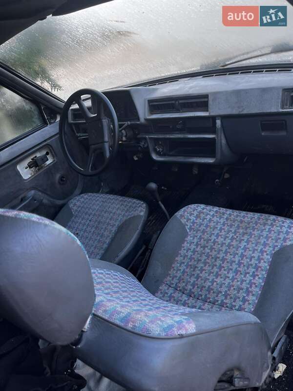 Хэтчбек ЗАЗ 1102 Таврия-Нова 2003 в Одессе фото 5 Хэтчбек ЗАЗ 1102 Таврия-Нова 2003 в Одессе