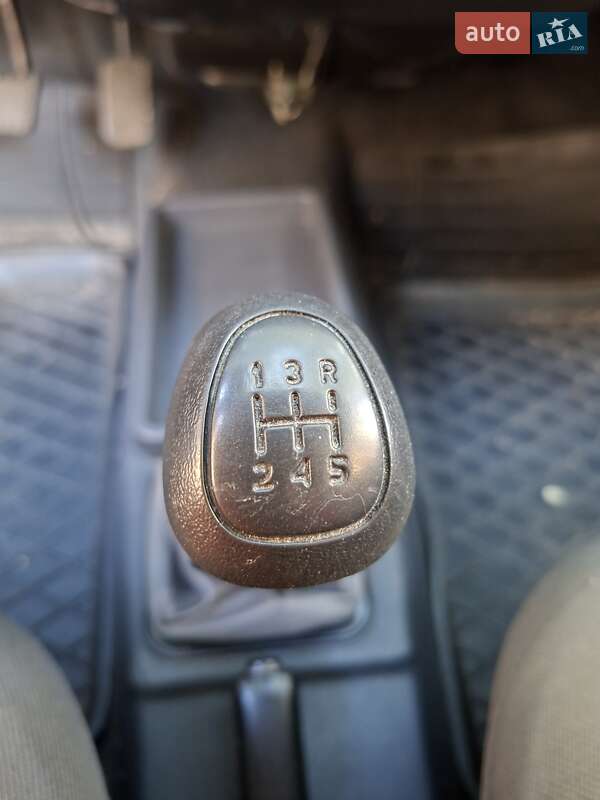 Хетчбек ЗАЗ 1102 Таврія-Нова 2003 в Дніпрі фото 12 Хетчбек ЗАЗ 1102 Таврія-Нова 2003 в Дніпрі