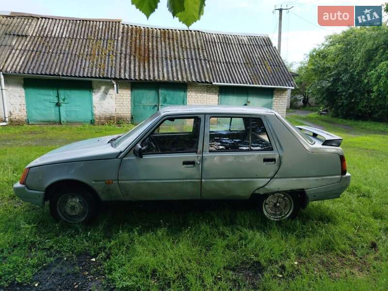 Хэтчбек ЗАЗ 1102 Таврия-Нова 2004 в Шполе