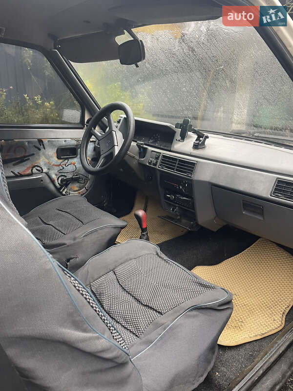 Хэтчбек ЗАЗ 1102 Таврия-Нова 2003 в Иванкове