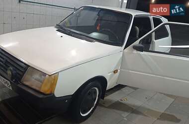 Хэтчбек ЗАЗ 1102 Таврия-Нова 2003 в Каменском