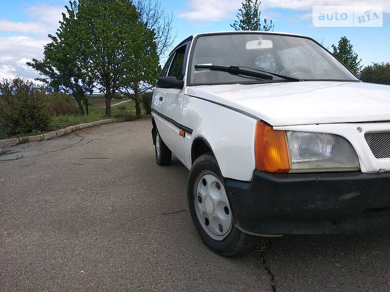 Седан ЗАЗ 1102 Таврія 1992 в 