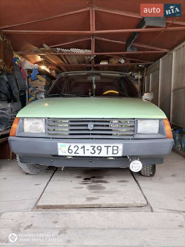 Хэтчбек ЗАЗ 1102 Таврия 1991 в Львове фото 5 Хэтчбек ЗАЗ 1102 Таврия 1991 в Львове