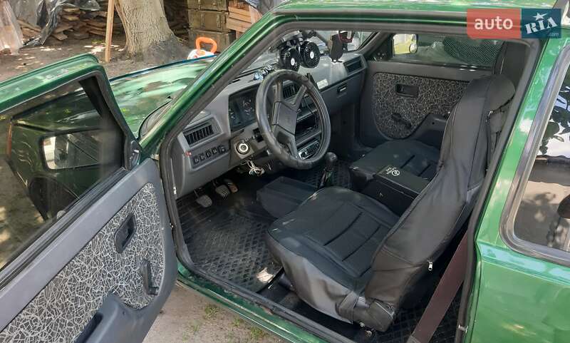 Хэтчбек ЗАЗ 1102 Таврия 2003 в Киеве фото 8 Хэтчбек ЗАЗ 1102 Таврия 2003 в Киеве