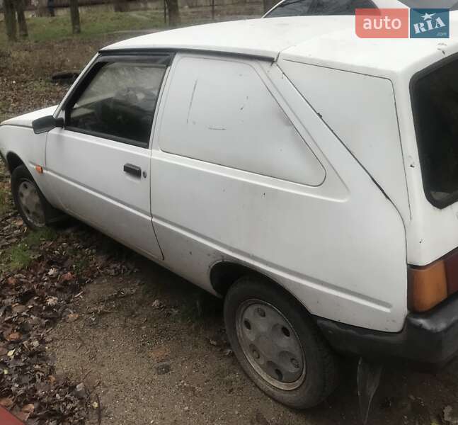 Хэтчбек ЗАЗ 1102 Таврия 2004 в Запорожье фото 2 Хэтчбек ЗАЗ 1102 Таврия 2004 в Запорожье