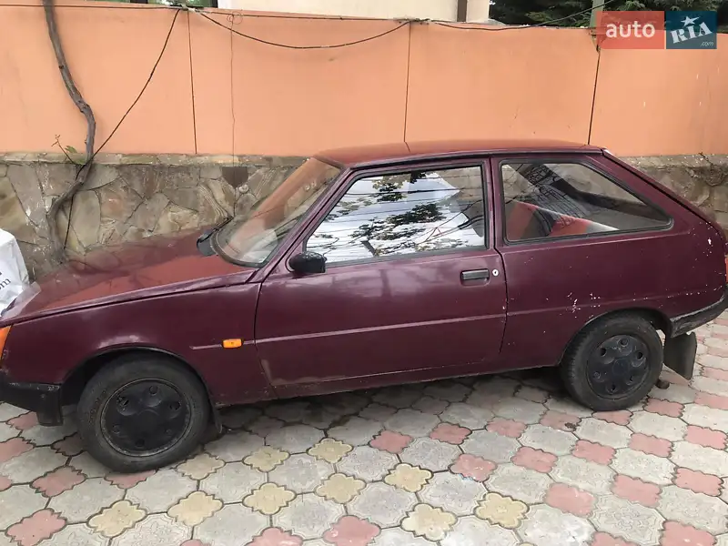 Седан ЗАЗ 1102 Таврия 2004 в 
