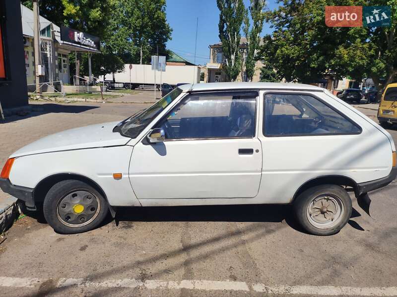 Хэтчбек ЗАЗ 1102 Таврия 1988 в Вознесенске