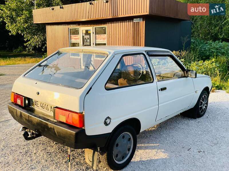 Хэтчбек ЗАЗ 1102 Таврия 1994 в Новомосковске фото 3 Хэтчбек ЗАЗ 1102 Таврия 1994 в Новомосковске