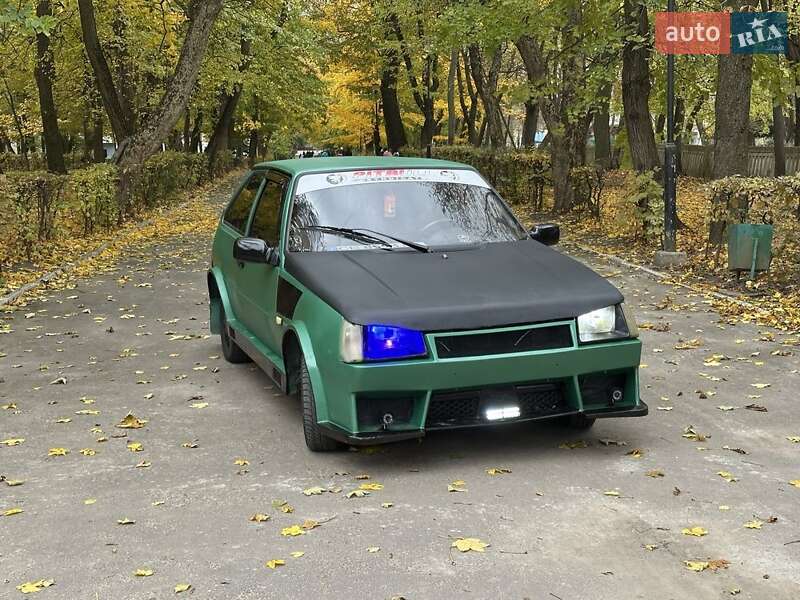 Хэтчбек ЗАЗ 1102 Таврия 1995 в Хотине