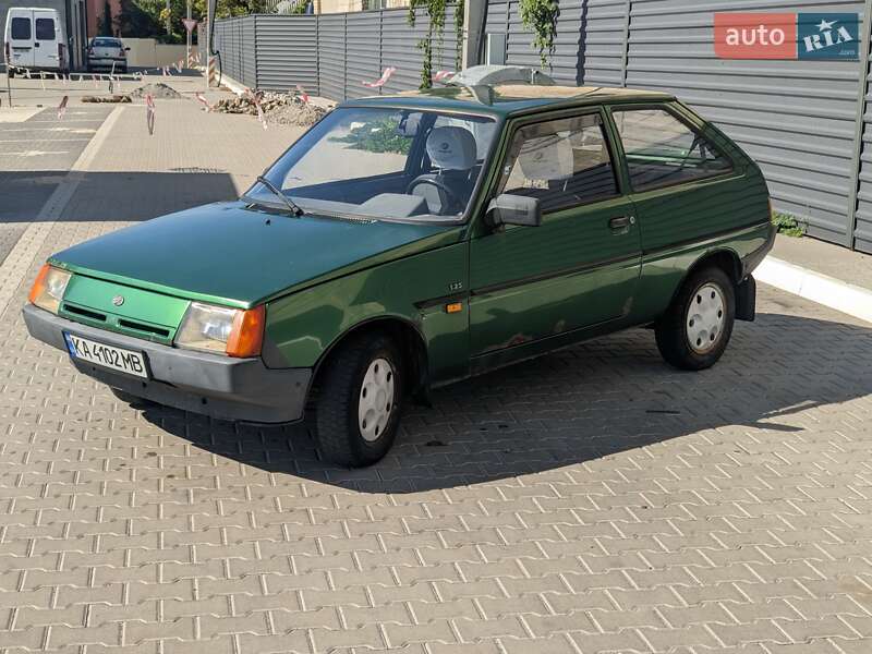 Хэтчбек ЗАЗ 1102 Таврия 2003 в Киеве