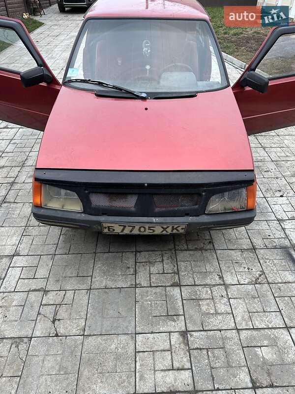 Хетчбек ЗАЗ 1102 Таврія 1992 в Балаклії фото 3 Хетчбек ЗАЗ 1102 Таврія 1992 в Балаклії