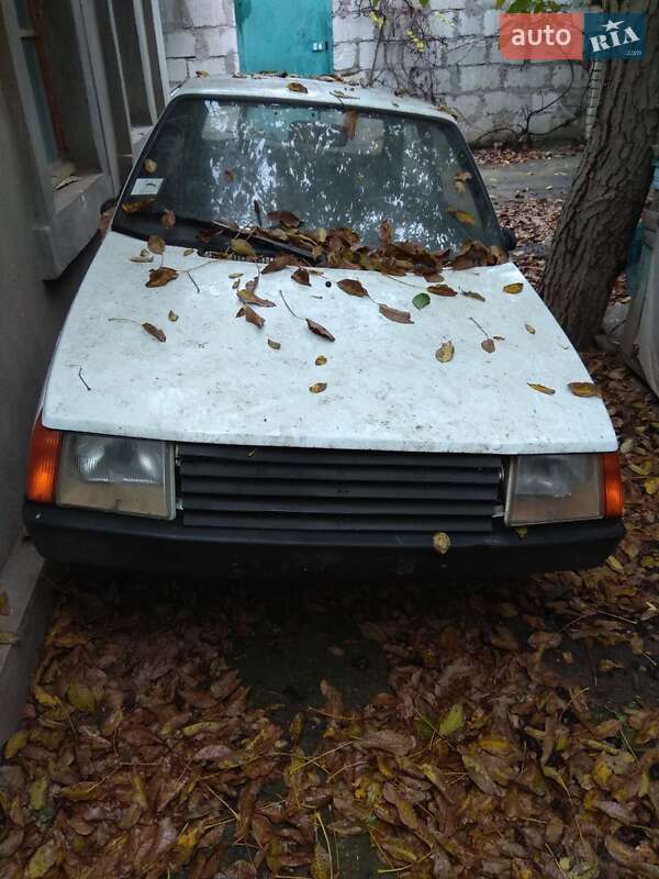 Хэтчбек ЗАЗ 1102 Таврия 1992 в Николаеве фото 8 Хэтчбек ЗАЗ 1102 Таврия 1992 в Николаеве