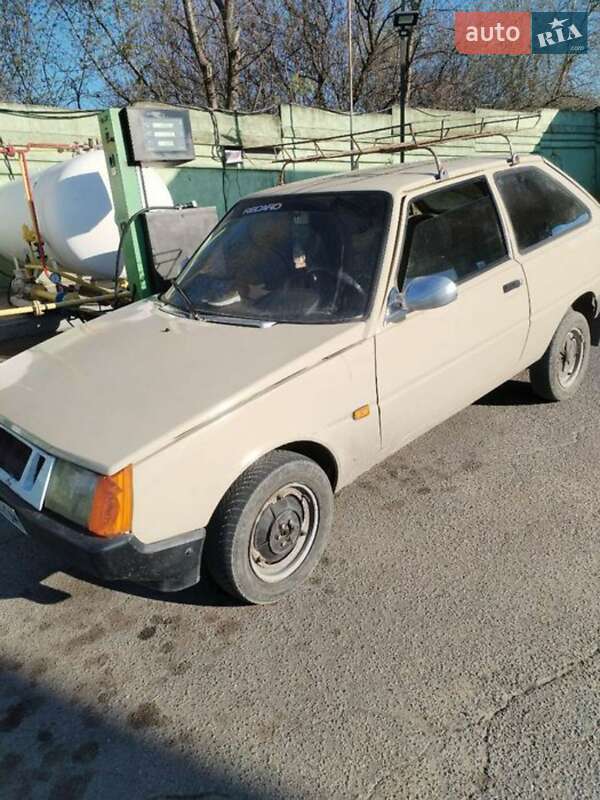 Хетчбек ЗАЗ 1102 Таврія 1993 в Кам'янському