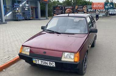 Хетчбек ЗАЗ 1102 Таврія 2001 в 