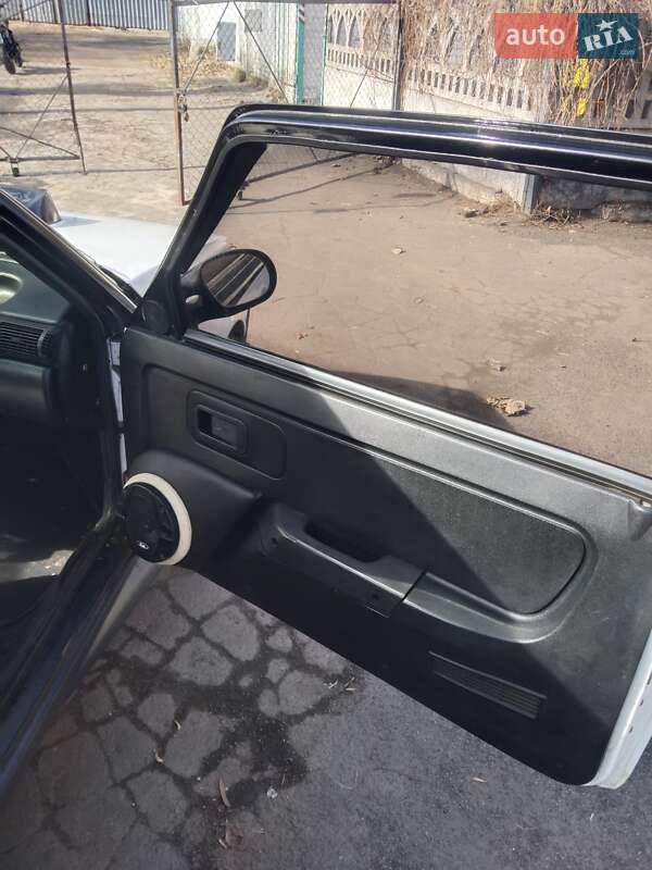 Хэтчбек ЗАЗ 1102 Таврия 1992 в Киеве фото 6 Хэтчбек ЗАЗ 1102 Таврия 1992 в Киеве