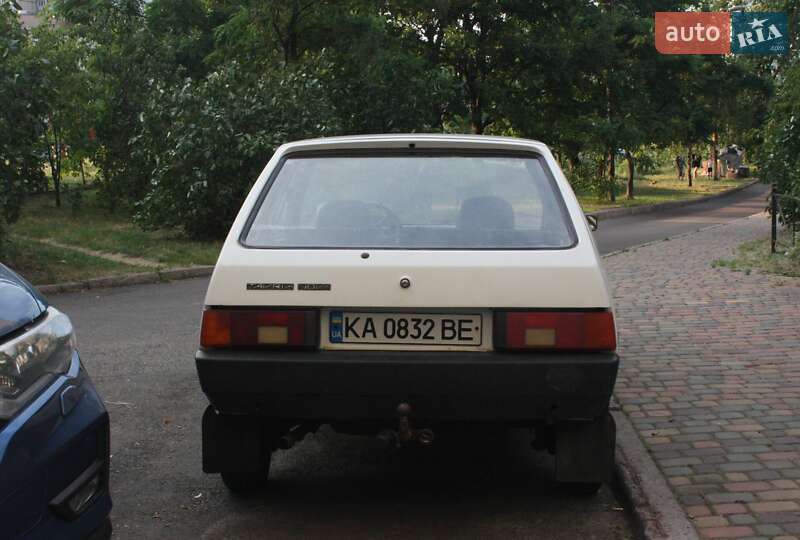 Хэтчбек ЗАЗ 1102 Таврия 2003 в Киеве